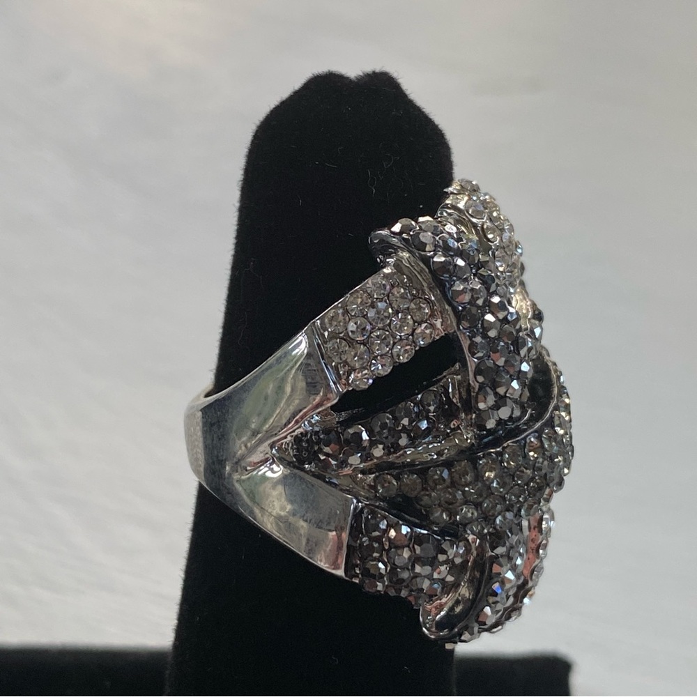 Black & White Rhinestone Ring - Picture 7 of 14
